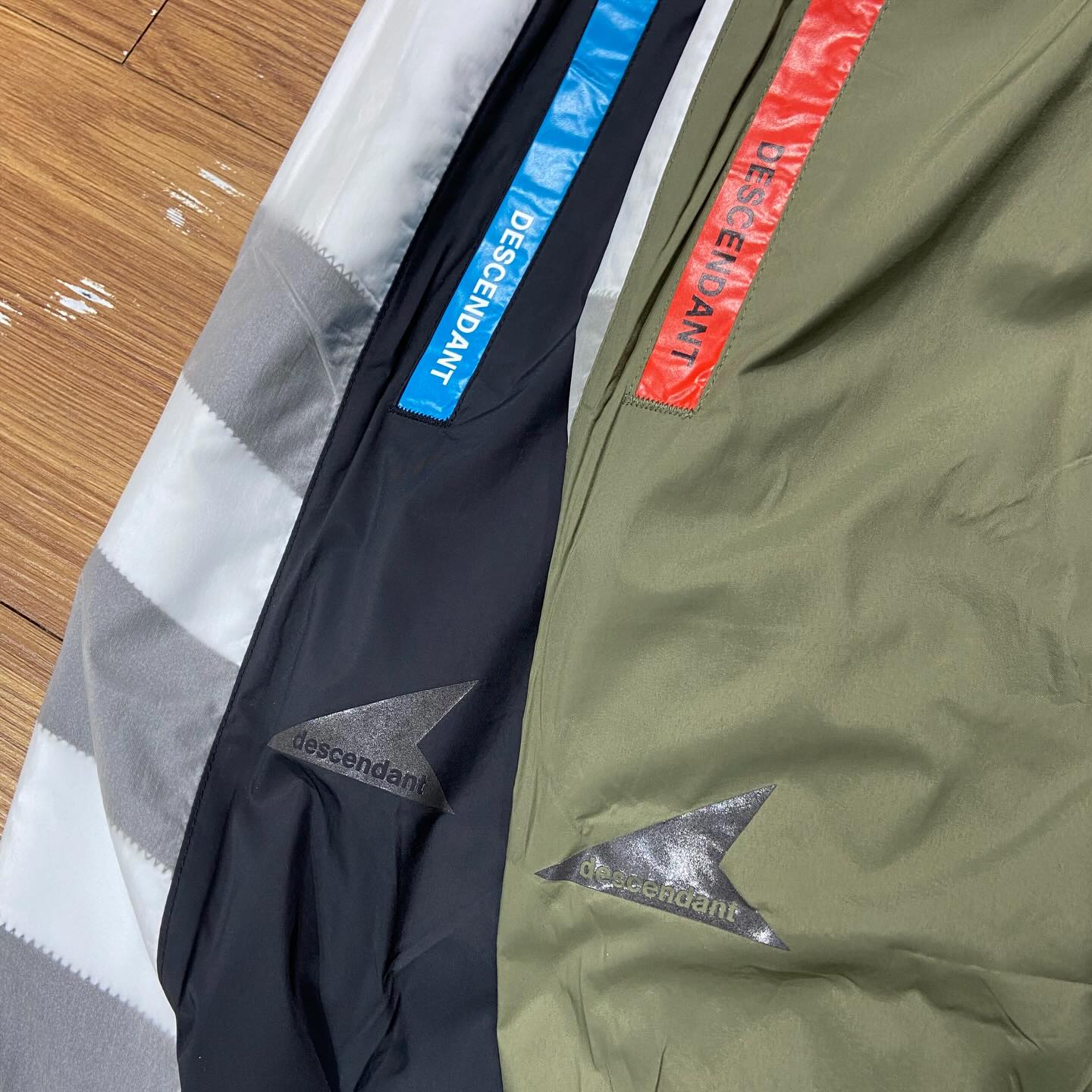 Adidas x Descendant DCDT Logo細節