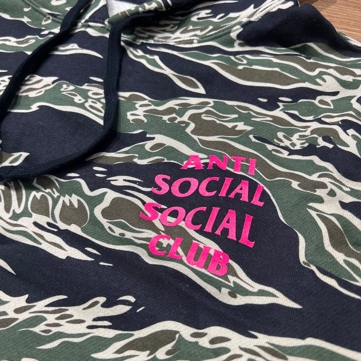 Anti Social Social Club ASSC Tiger Camo (Logo2) Hooded Sweatshirt Hoodie 正面logo細節實拍