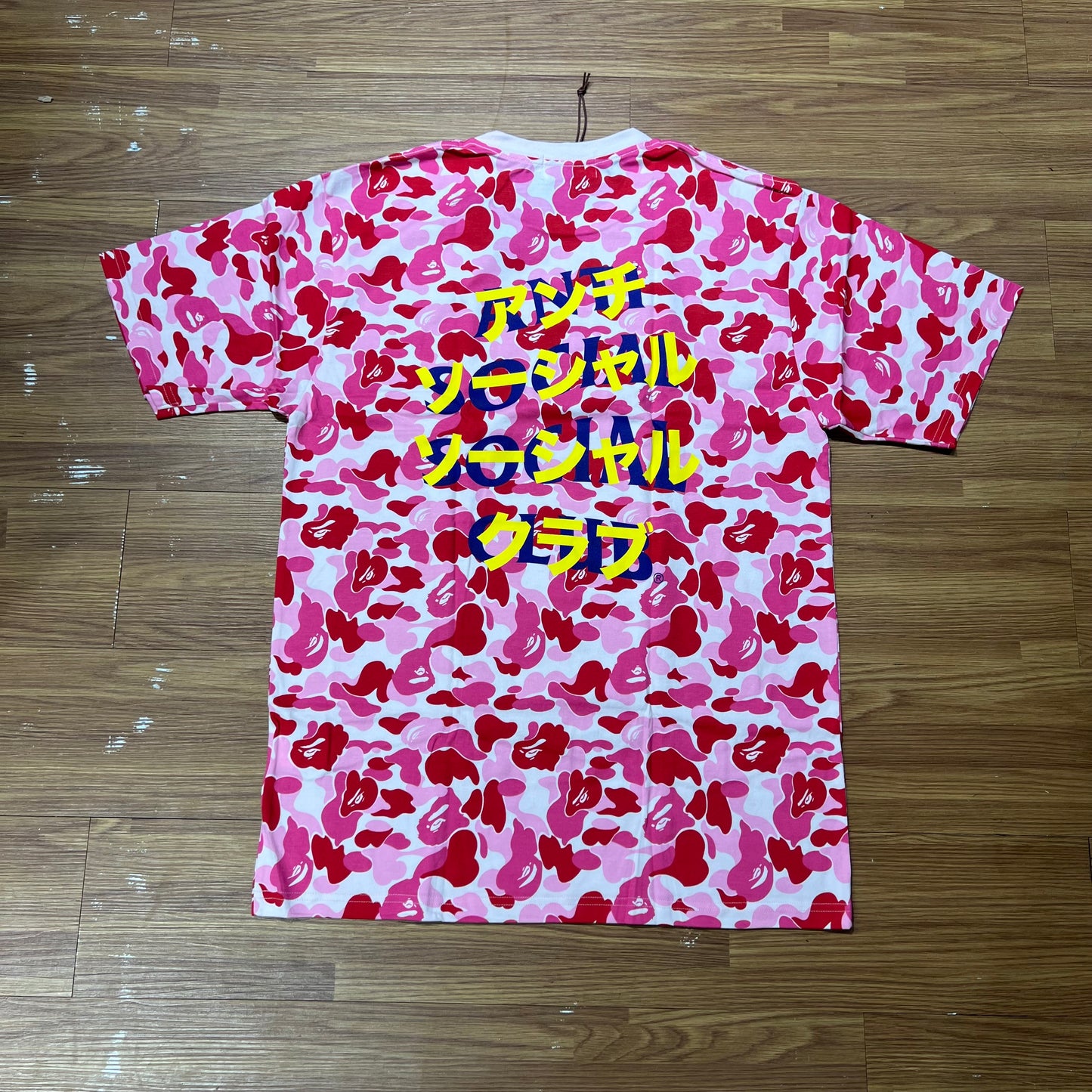 ASSC x BAPE 滿版粉紅迷彩短 T 背面實拍 1G23109919 Pink Camo