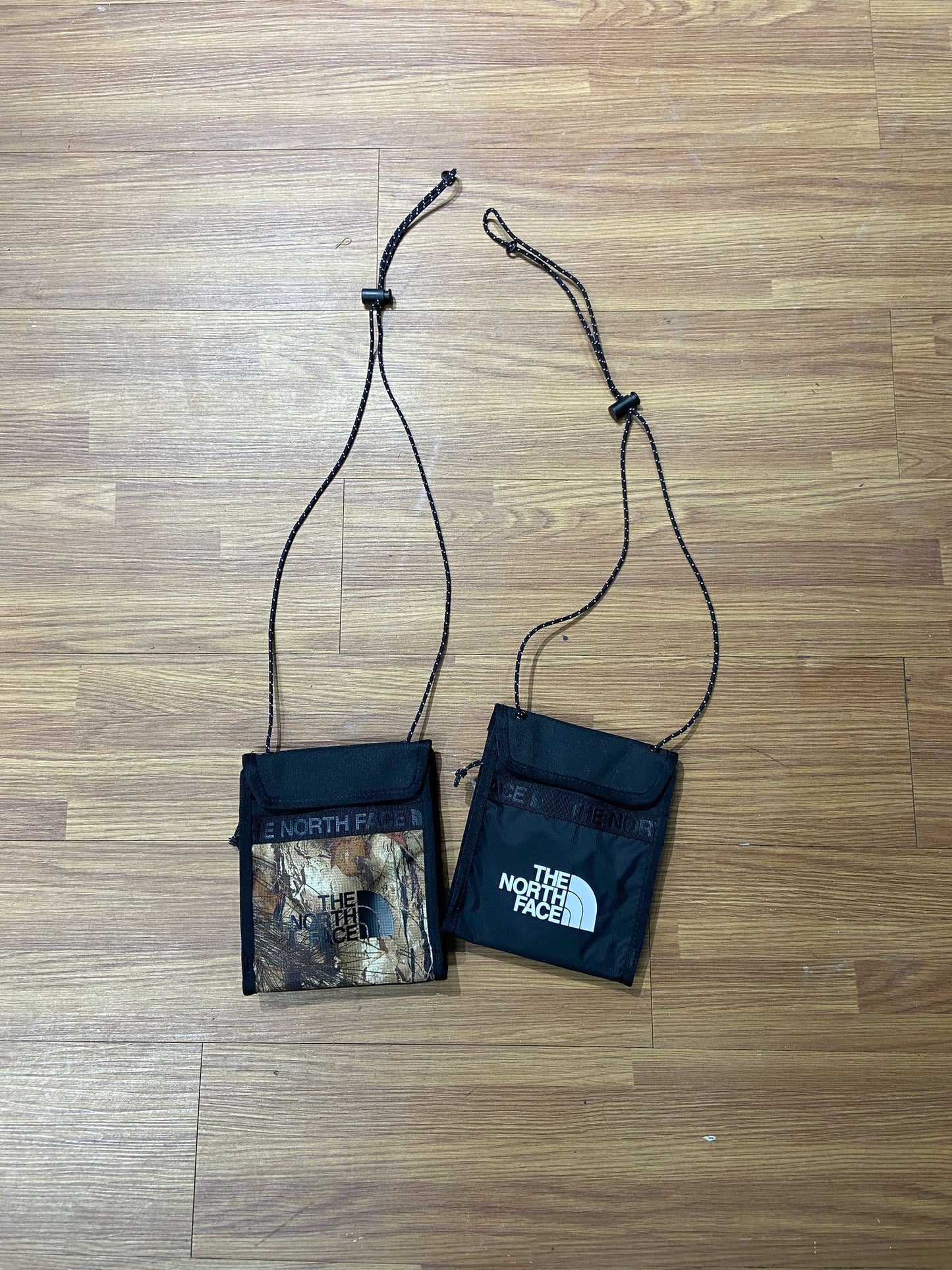 The North Face TNF Bozer Neck Pouch Bag (S) Black NF0A52RZJK3 Tree Camo NF0A52RZ0AR