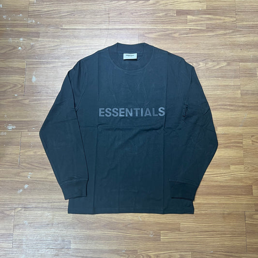 FOG Essentials Black 前置立體標長袖 T 正面