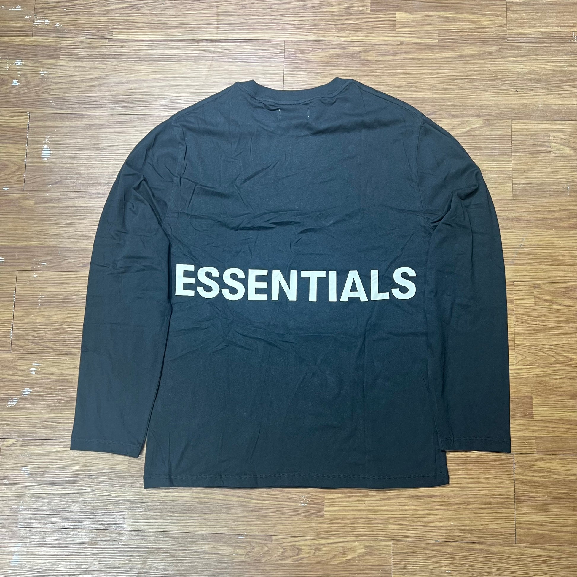 FOG Essentials Black 黑色大字長袖 T 背面