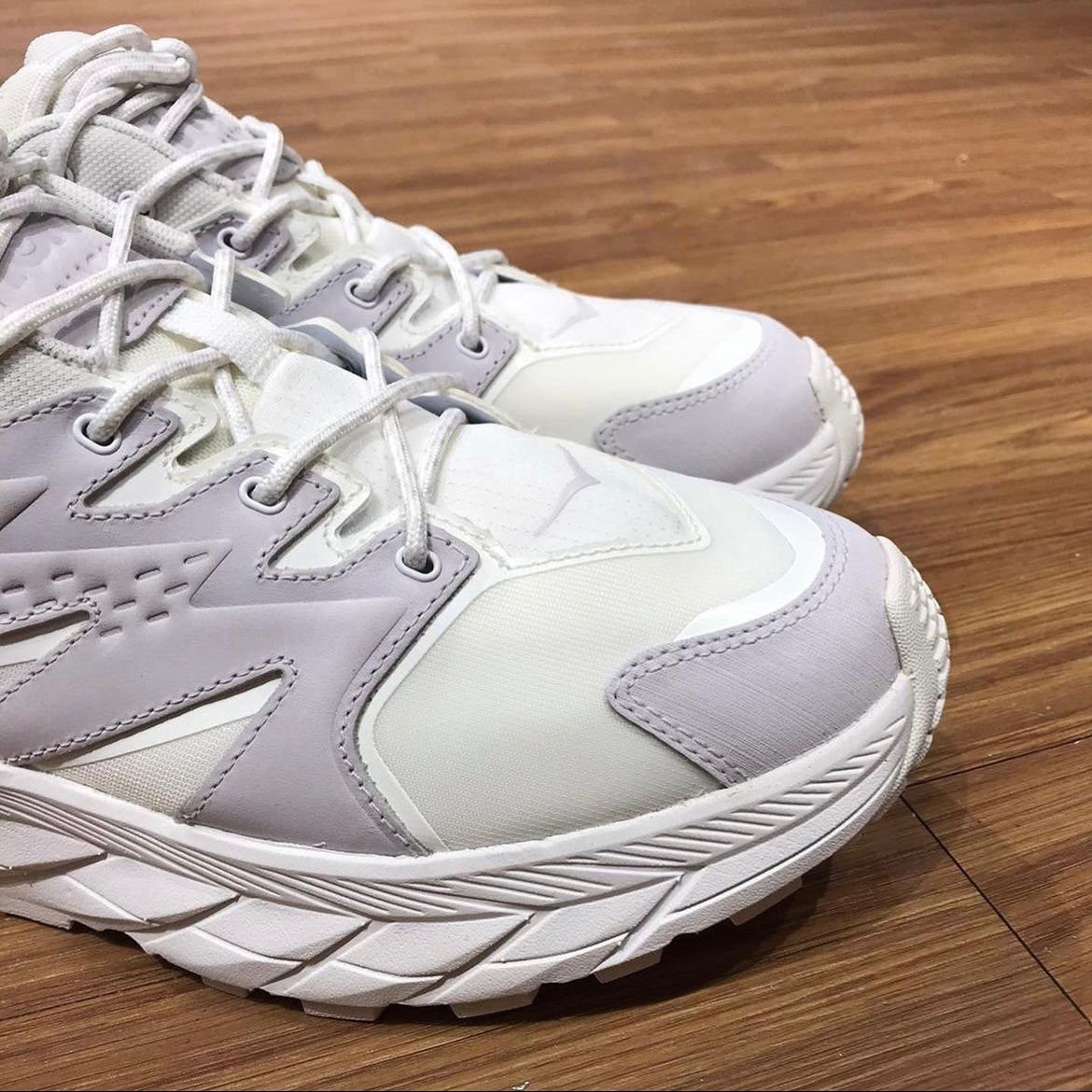 Hoka One One Anacapa Low GTX Goretex White / Nimbus Cloud 1136670-WNCL 實拍