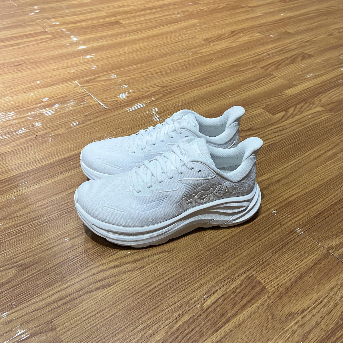 Hoka One One Clifton 10 Womens Triple White 1162031-WWH