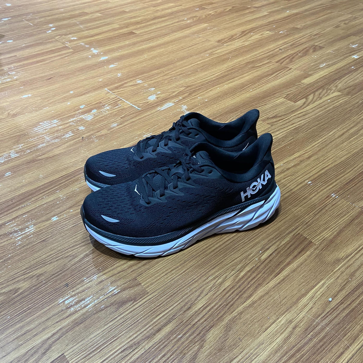 Hoka One One Clifton 8 Black/White 1119393-BWHT