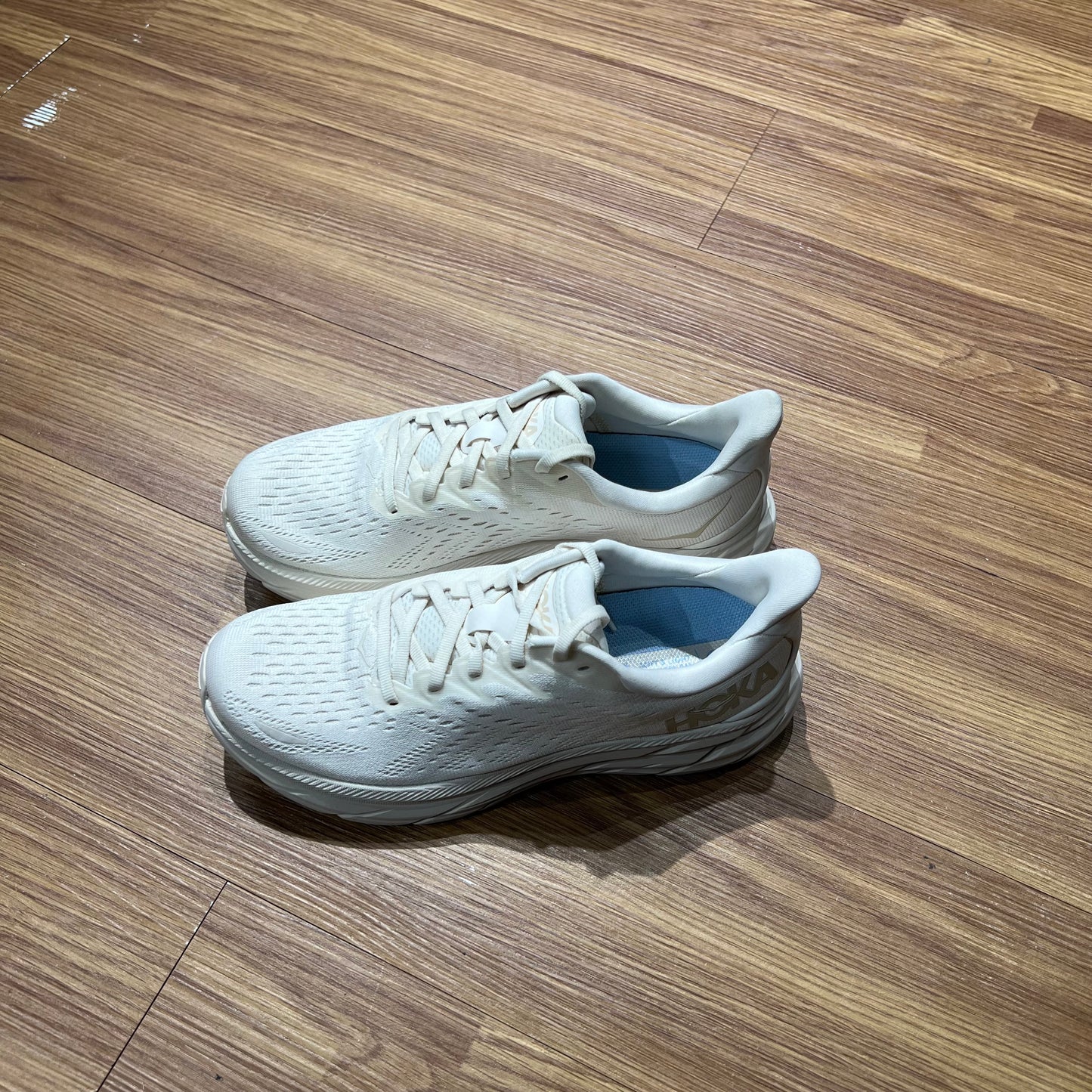Hoka One One Clifton 8 WOMEN Eggnog 1119394-ESSN 實拍