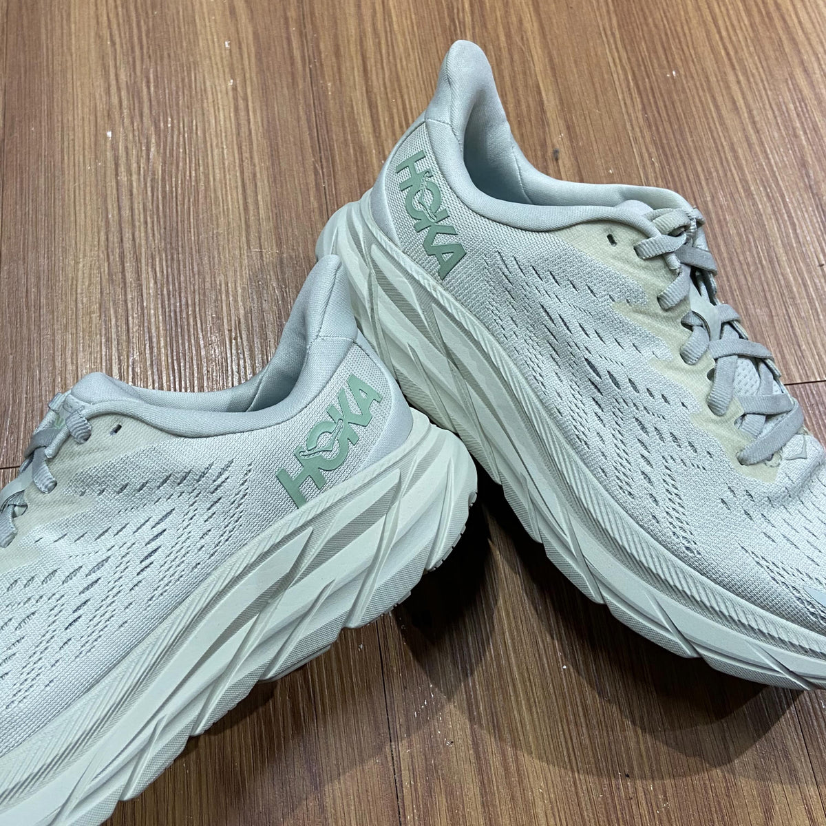 Hoka One One Clifton 8 Womens Smoke Green / Celadon Tint 1119394-SGCT