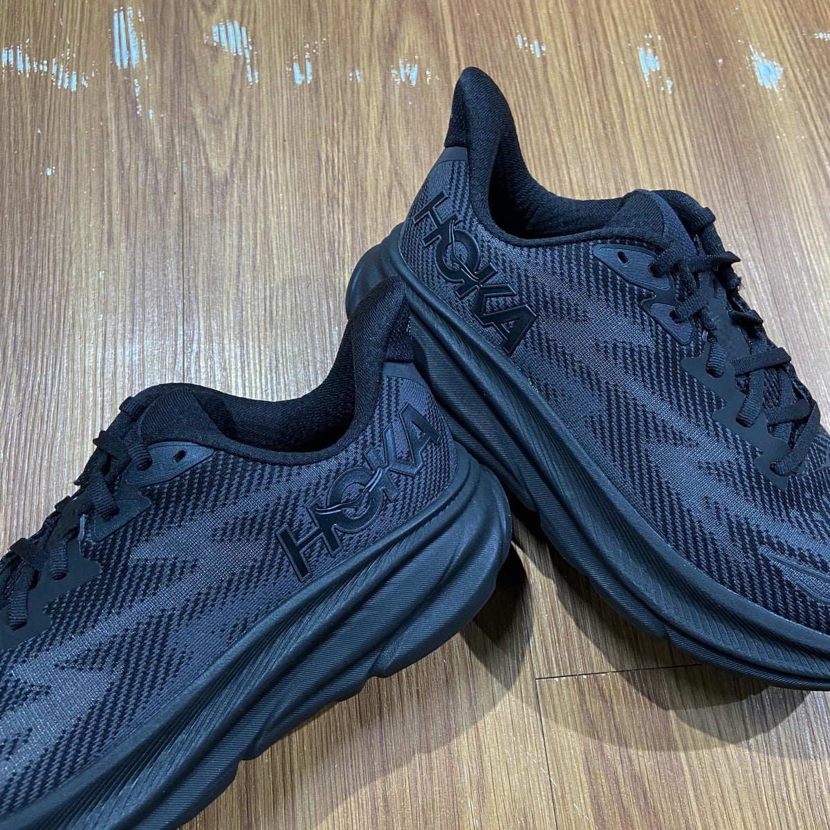 Hoka One One Clifton 9 Triple Black 1127895-BBLC