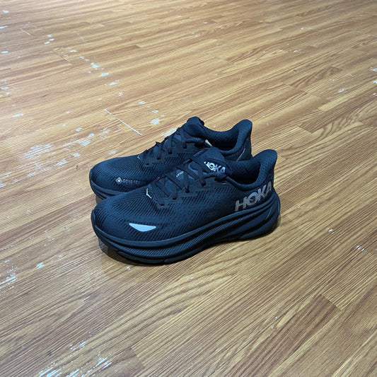 Hoka One One Clifton 9 Womens Goretex Triple Black 1141490-BBLC