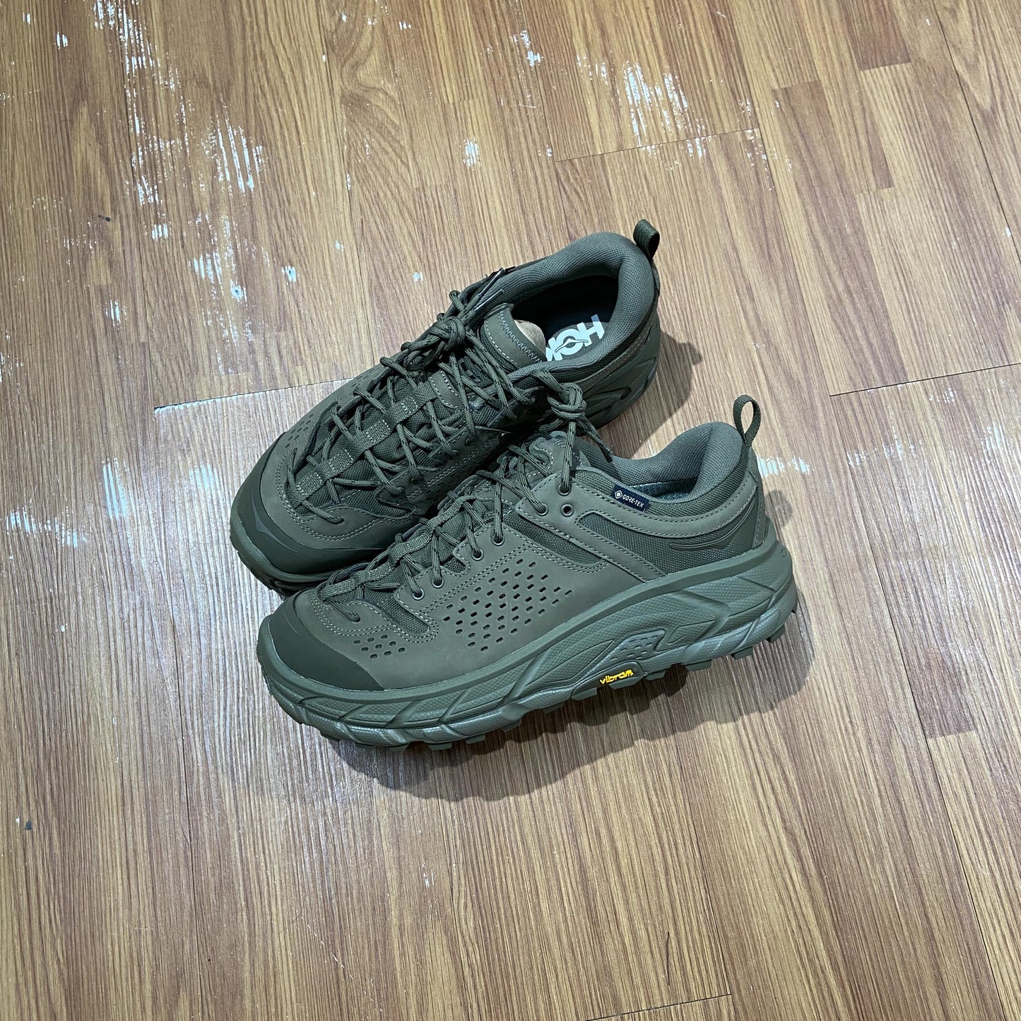 Hoka One One Tor Ultra Lo GTX Goretex Antique Olive 1130310-AQLV  實拍