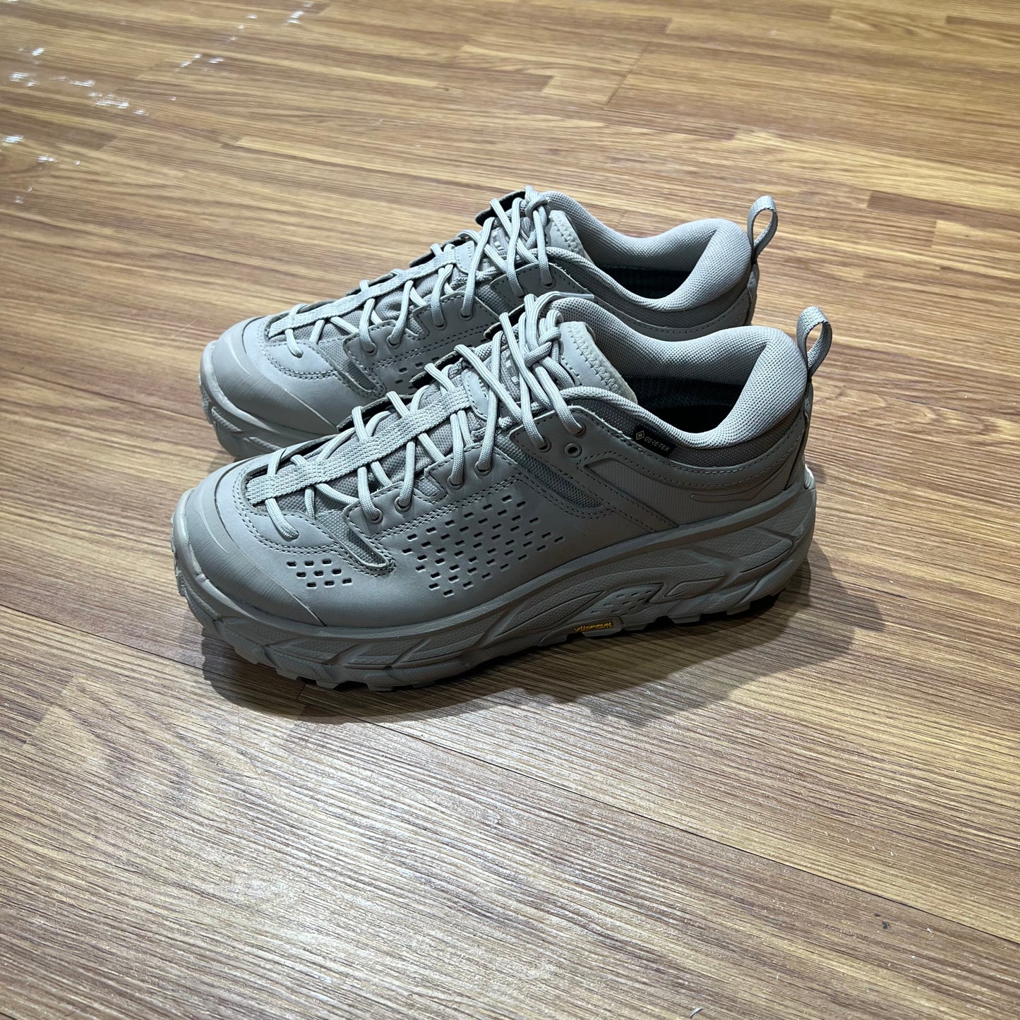Hoka One One Tor Ultra Lo GTX Goretex Taupe 1130310-STPST 實拍