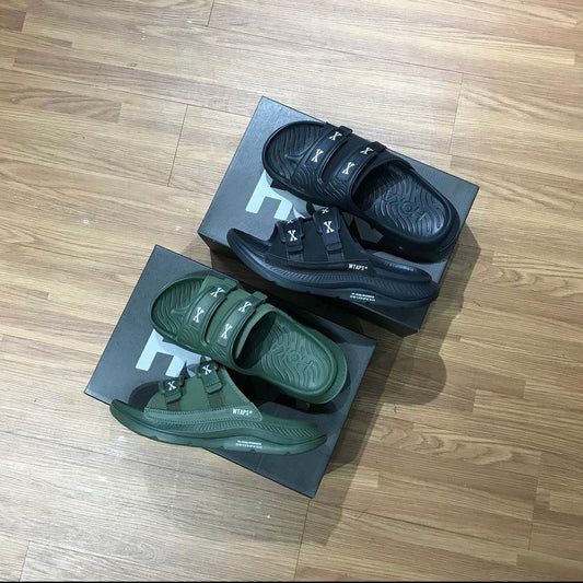 Hoka One One x Wtaps Ora Luxe Jet Black 1155398-JLC / Four Leaf Clover 1155398-FFC 實拍