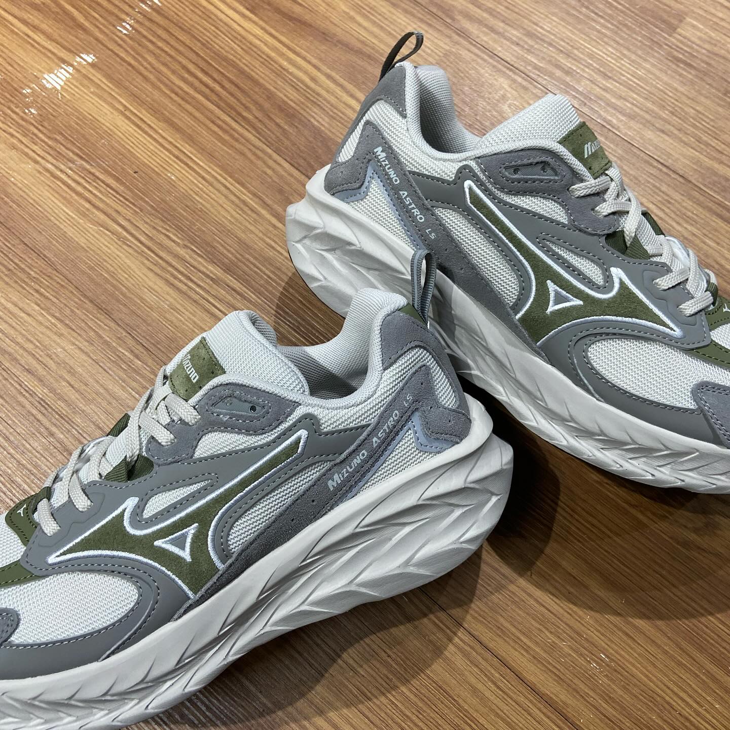 Mizuno Astro LS 2025 霧月綠 D1GH252105 實拍