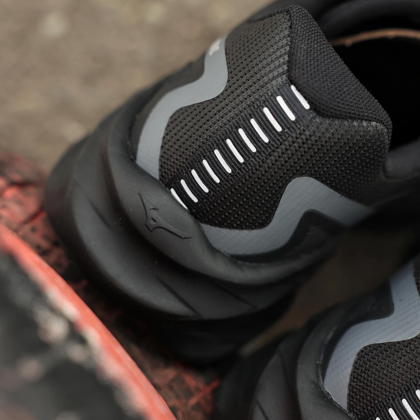 Mizuno Astro X Triple Black D1GH250501