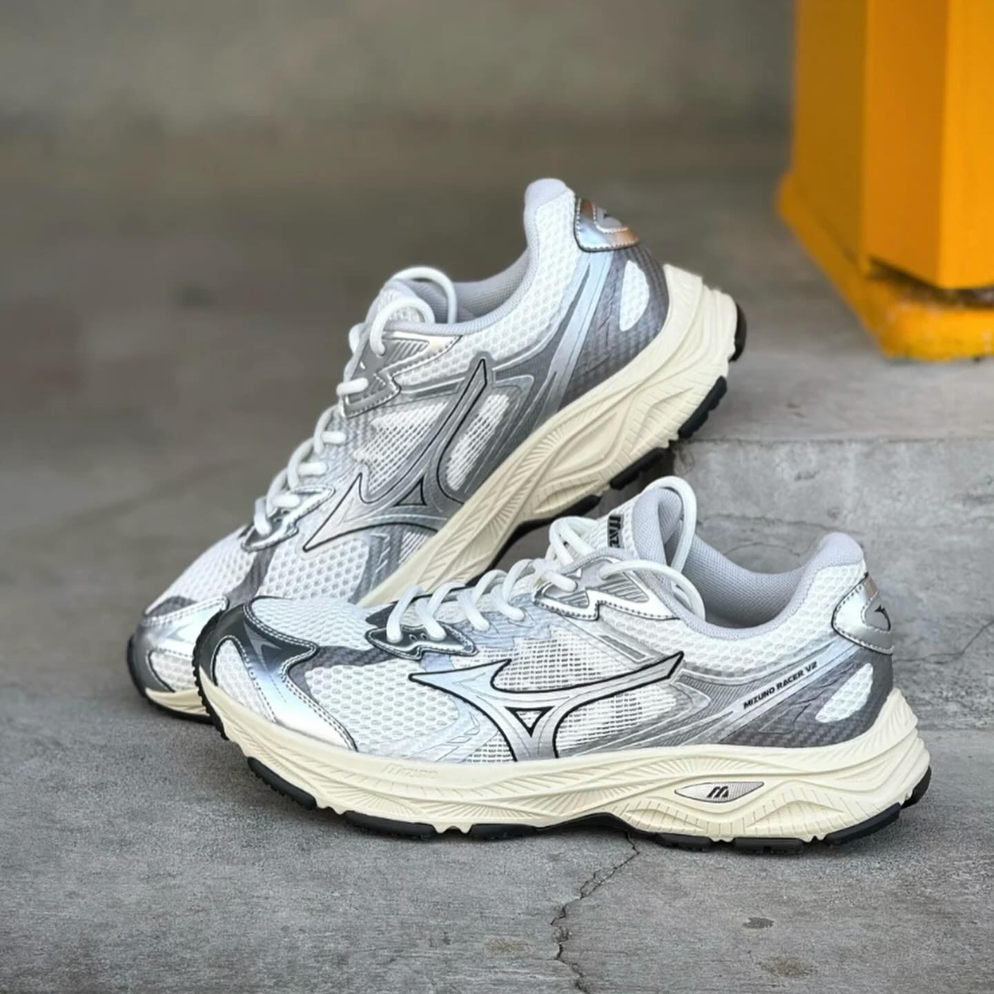 Mizuno Racer V2 2.0 White Silver D1GH250606
