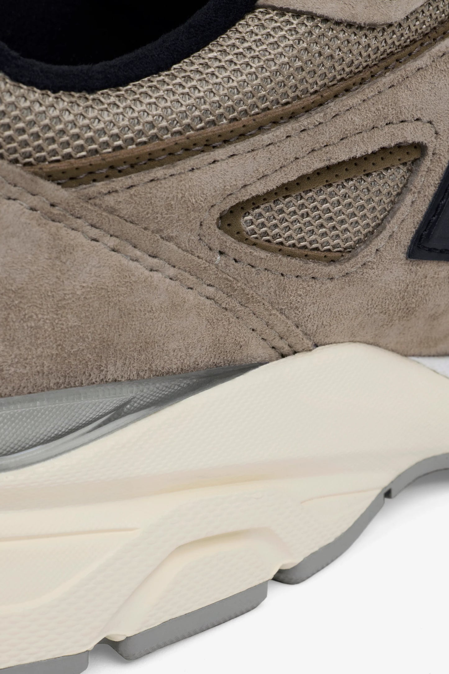 Preorder 預訂 JJJJound x New Balance 990V4 (Made in USA) Mushroom