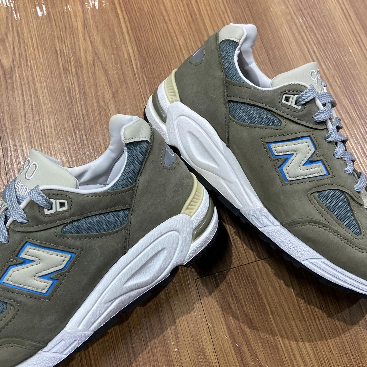 New Balance M990KBM2 (Made in USA) 990KBM2 990V2