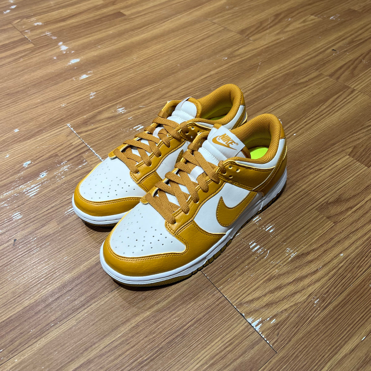 Nike WMNS Dunk Low Next Nature Phantom Gold Suede DN1431-001