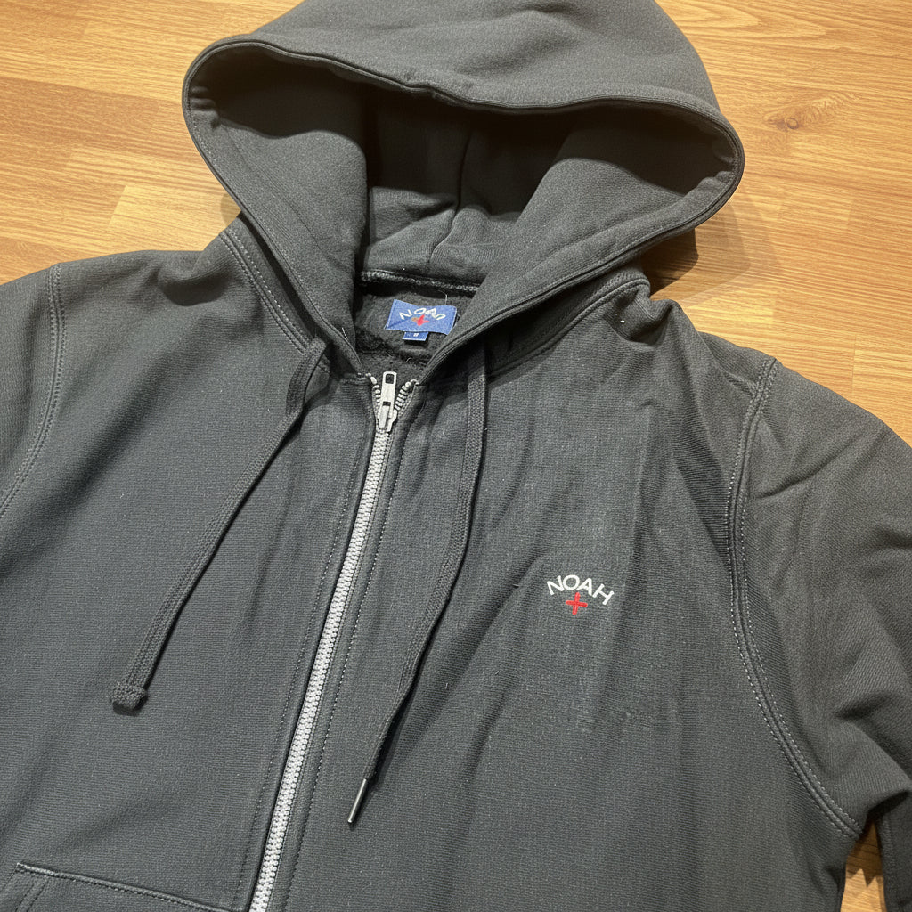 Noah NYC Core Small Logo Zip Up Black SS2FW18BLK 正面logo細節實拍