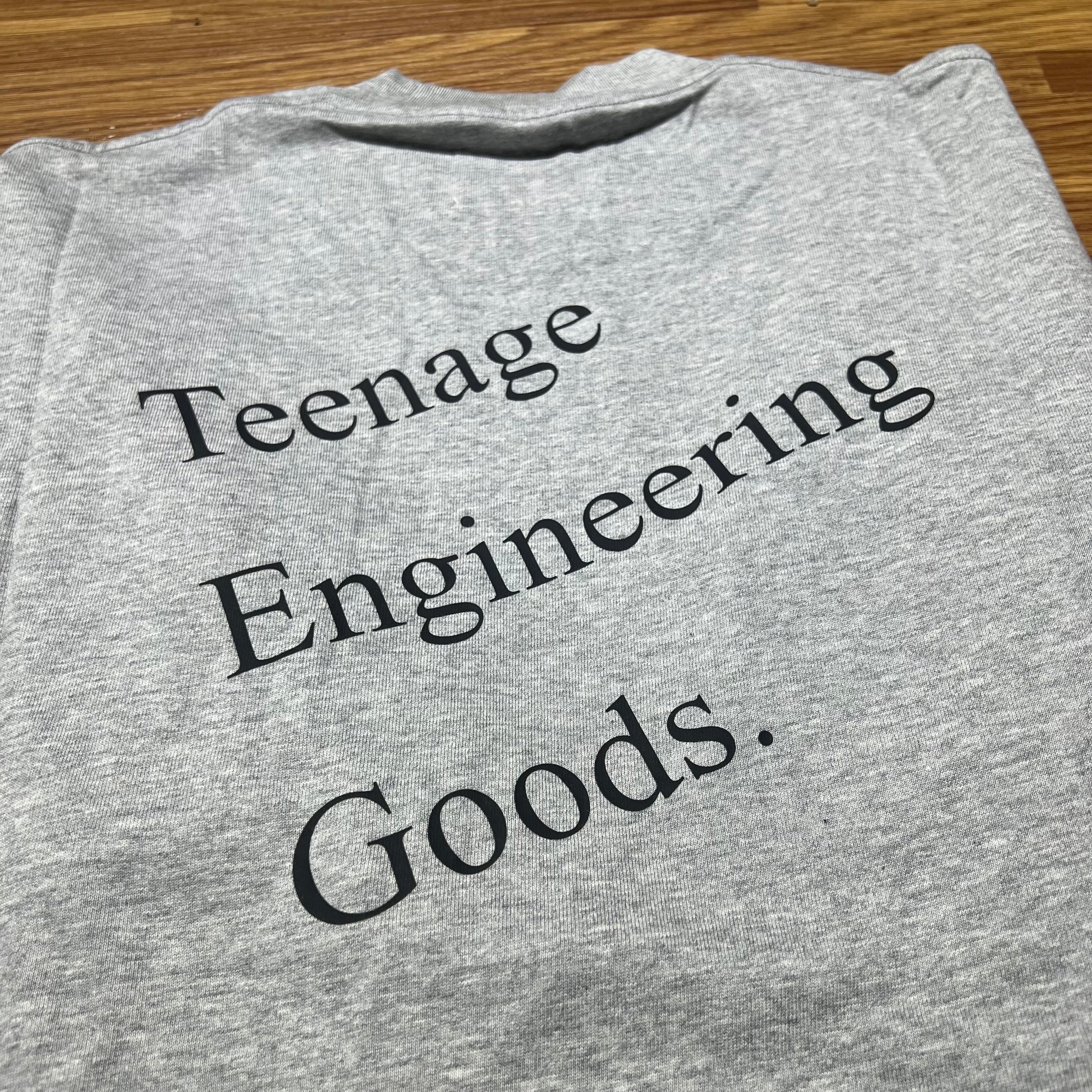 Pin Sktbs TEG Pocket LS Tee Grey 實拍