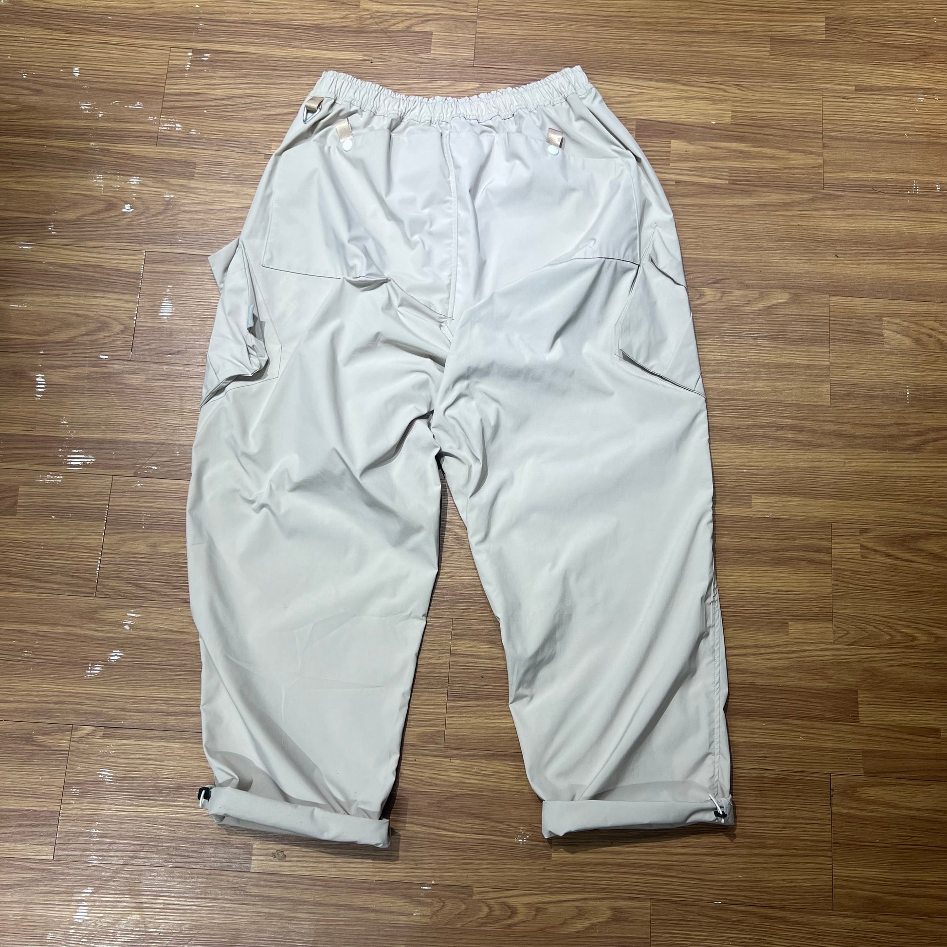 Pin Sktbs Utility Waterproof Cargo Pant Light Bone 實拍