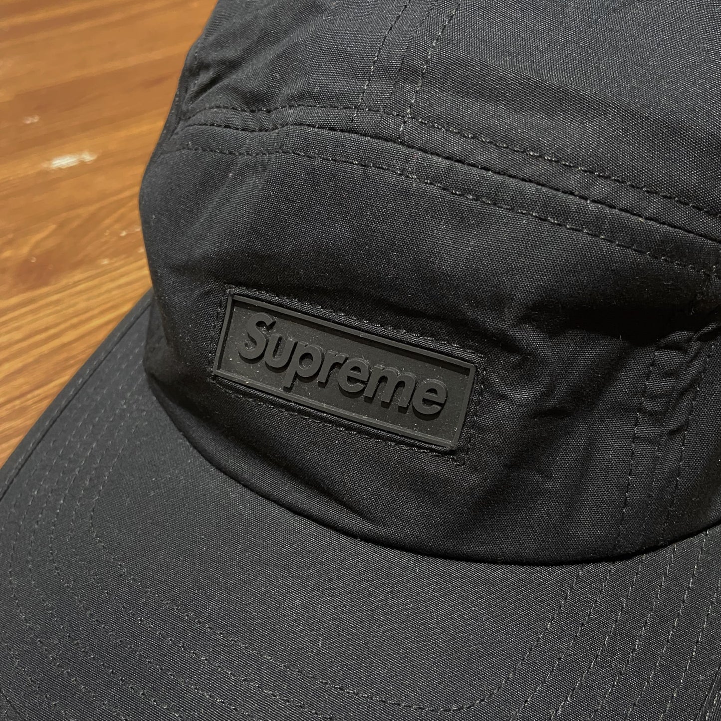 Supreme SS17 Rubber Logo Camp Cap Black 實拍