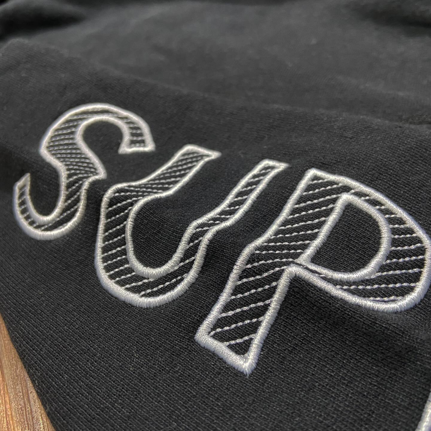 Supreme SS18 雙袖刺繡連帽衫 黑色電繡細節
