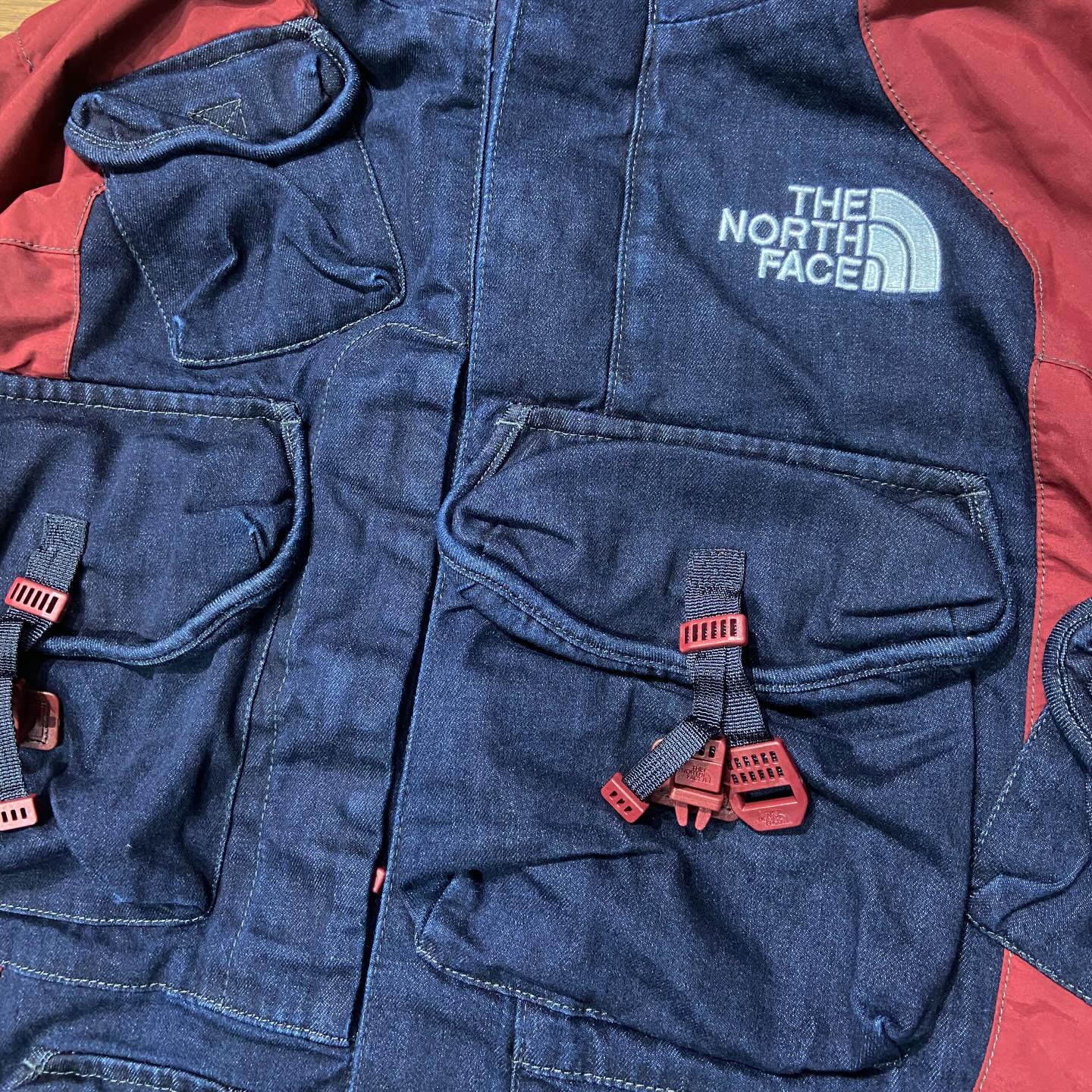 TNF UE Utility Denim Jacket Dark Navy Red NF0A7W96DG7 實物細節相