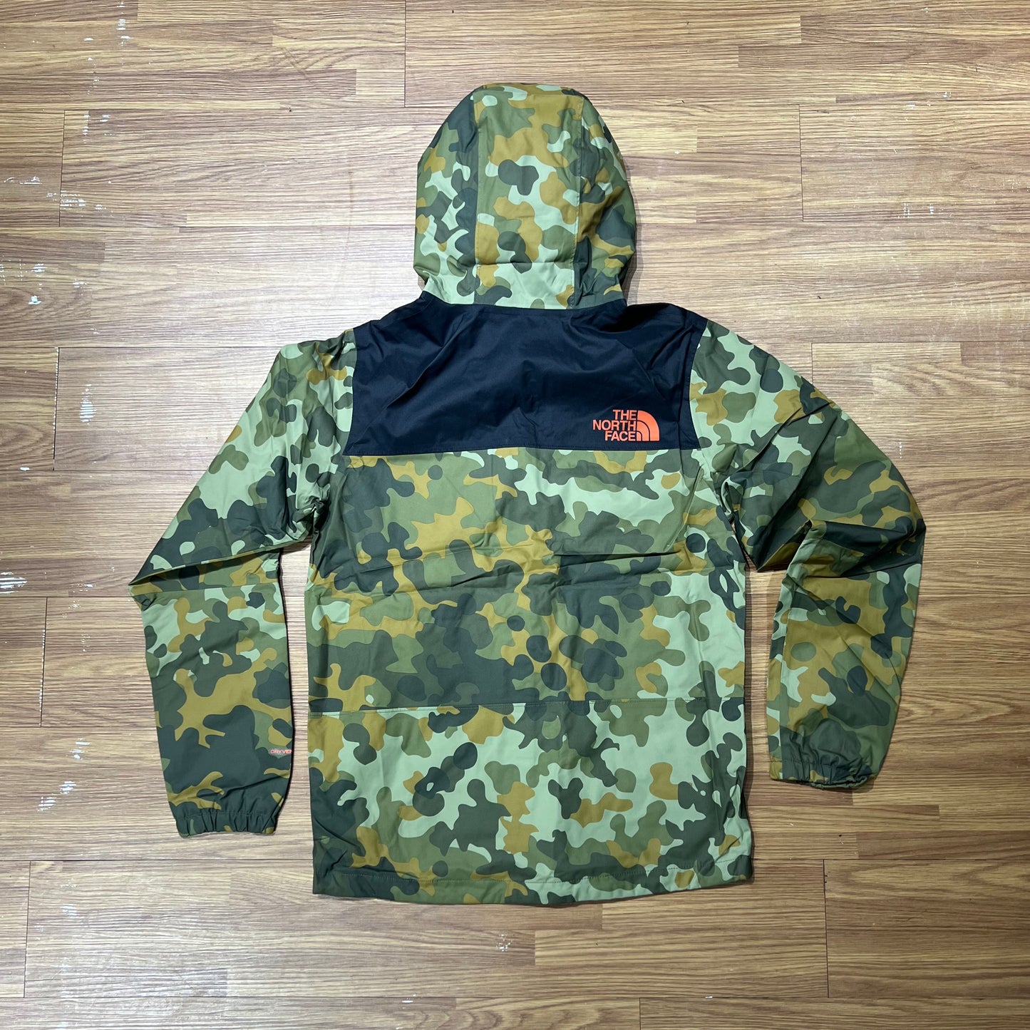 The North Face TNF M 1990 Mountain Q Jacket Camo NF0A2S515XP