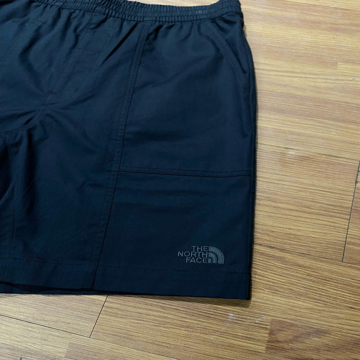 The North Face TNF Pull On Shorts Black NF0A4U9JJK3 logo細節實拍