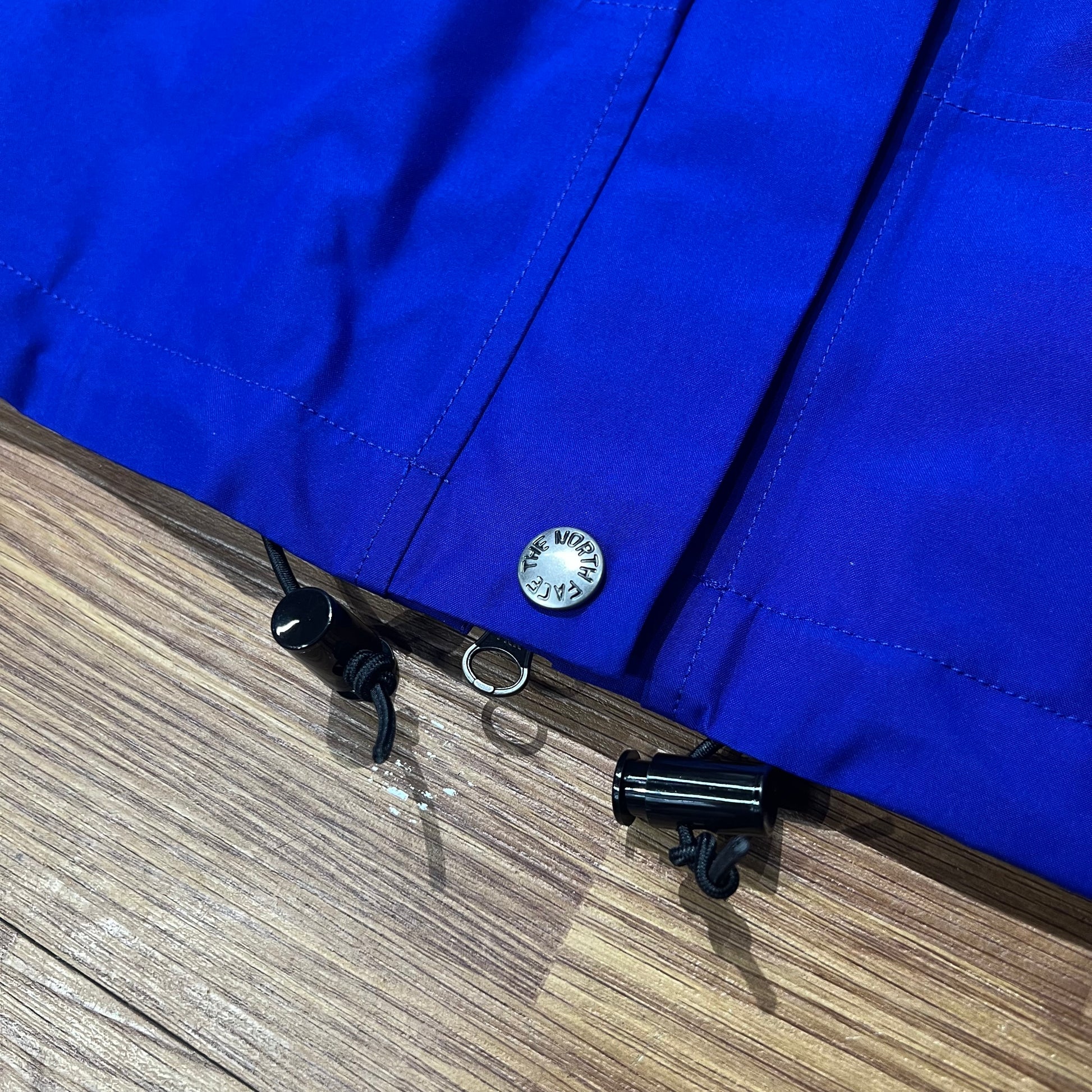 The North Face 1990 Mountain Jacket GTX 阿茲特克藍防水實拍細節