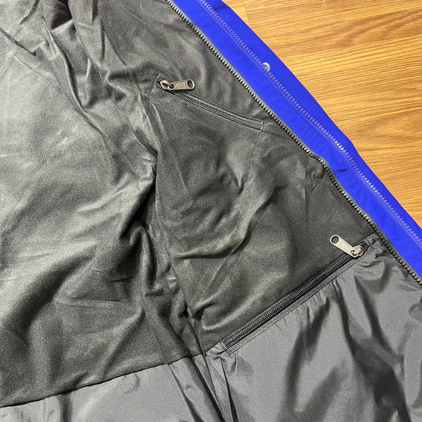 The North Face 1990 Mountain Jacket GTX 阿茲特克藍防水實拍細節
