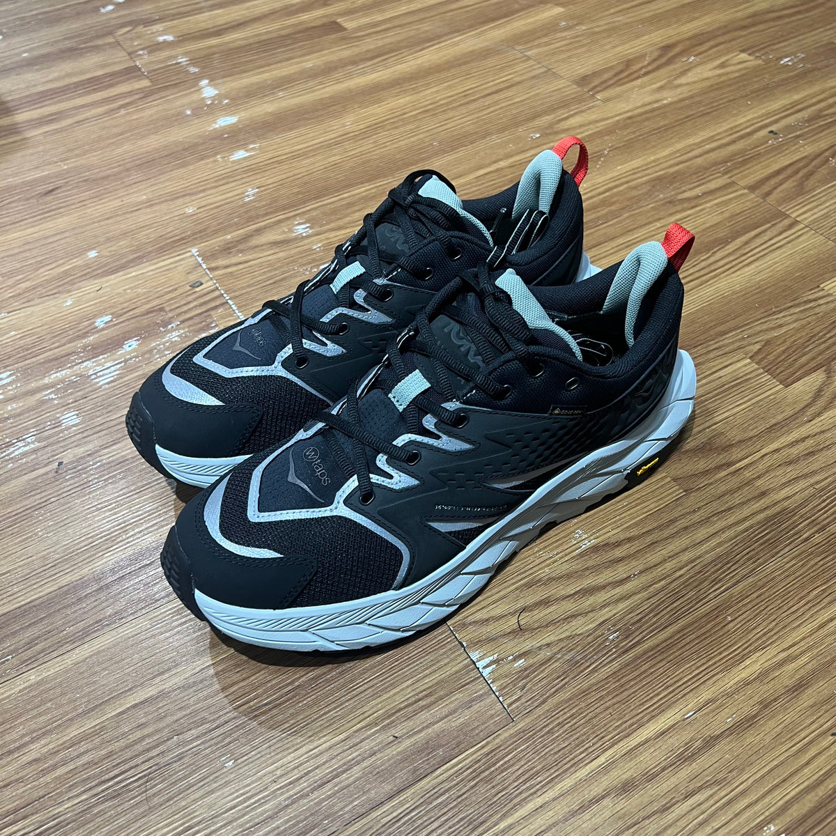 WTAPS x Hoka One One Anacapa Low GTX Jet Black 1155397-JTB